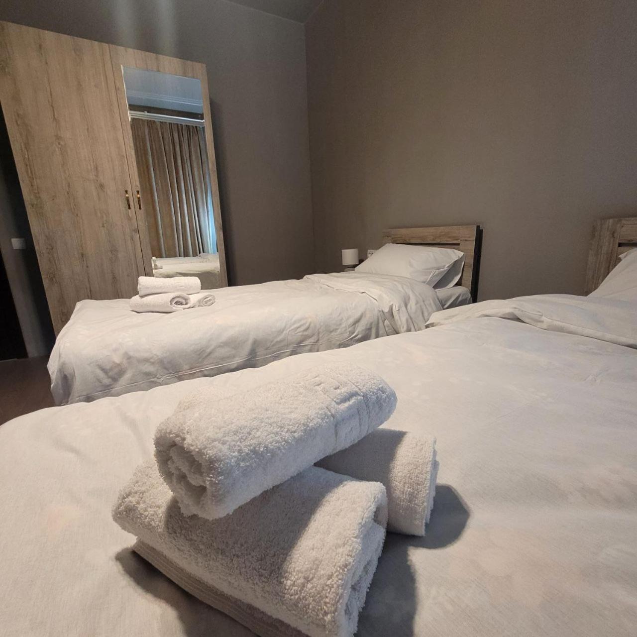 Hotel Lumi Zugdidi Extérieur photo